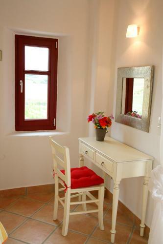 Naoussa Bay Villas