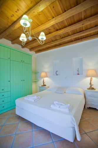 Naoussa Bay Villas