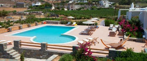 Naoussa Bay Villas