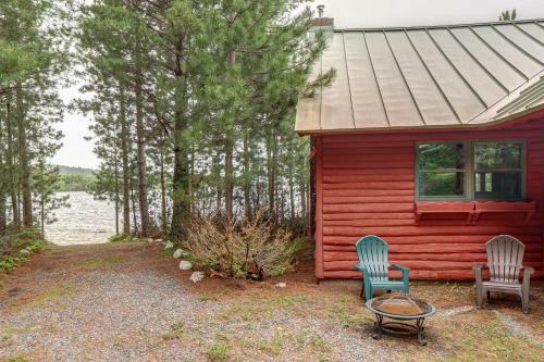 Breakwater Lodge