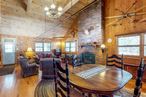Breakwater Lodge