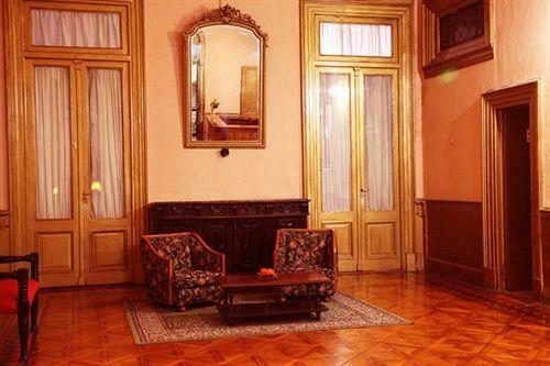 Hotel Reina