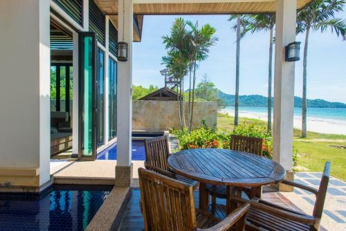 Sabah Beach Villas & Suites
