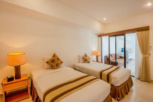 Grand Avenue Bali