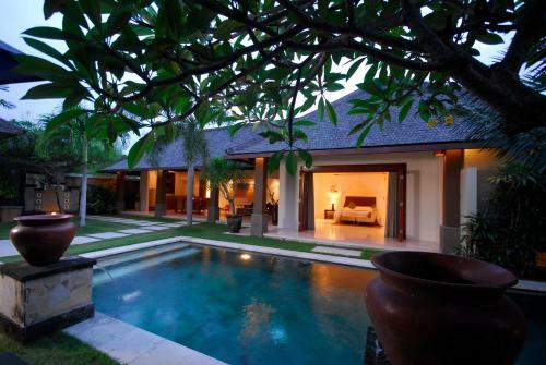 Grand Avenue Bali