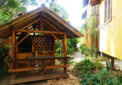 Hostal Recanto Das Brom�lias Chal�s