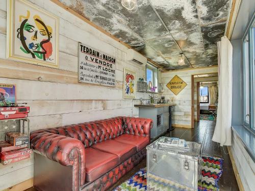 Flophouze Shipping Container Hotel
