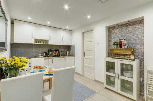 D.five Beautiful Apartment At Basilica