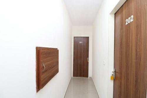 Oyo 16462 Hotel Fb