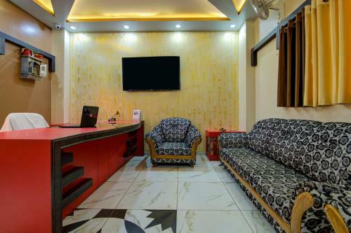 Oyo 9658 Hotel Madhuram