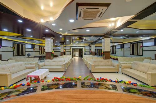 Oyo 9658 Hotel Madhuram