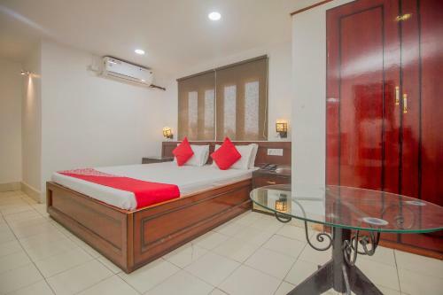 Hotel Oyo 12327 The Mapple