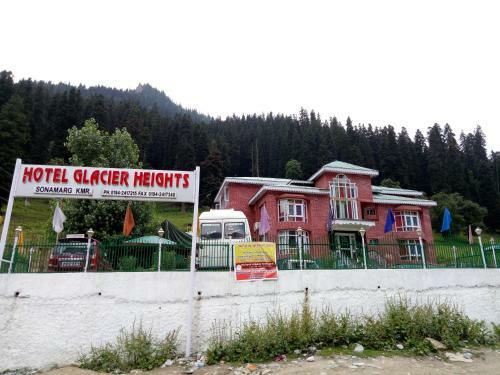 Hotel Glacier Heights