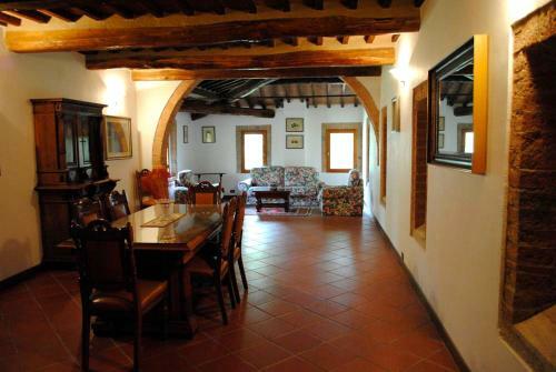 Vescovado Villa Sleeps 22 Pool Wifi