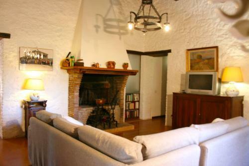 Rocca Ripesena Villa Sleeps 10 Pool Wifi