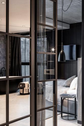 Apartment 7