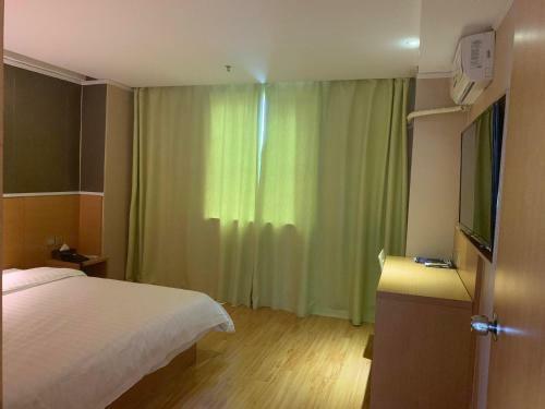 Hotel 7days Inn Yunfu Luoding Central