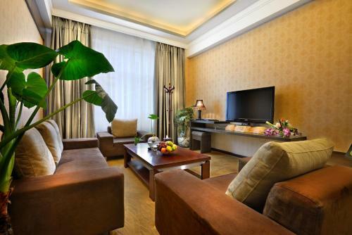Hotel Ramada Encore Daocheng Yading