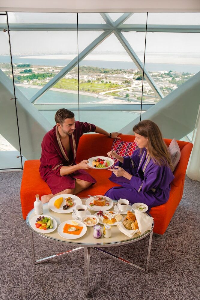 Hotel Andaz Capital Gate Abu Dhabi ? A Concept By Hyatt