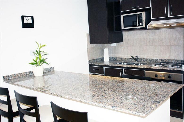 Apartamentos Arenales Suites
