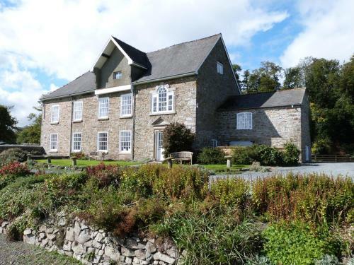 Tref Y Nant