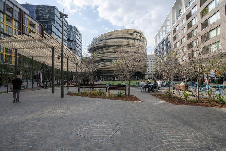 Modern Apartment In Darling Harbour