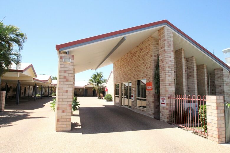 Midlander Motor Inn