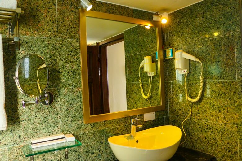 Hotel Monsoon Inn