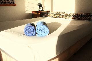 Hotel Travellers Beach Resort
