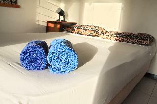 Hotel Travellers Beach Resort