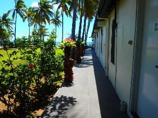 Hotel Travellers Beach Resort