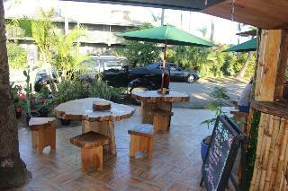Hotel Travellers Beach Resort