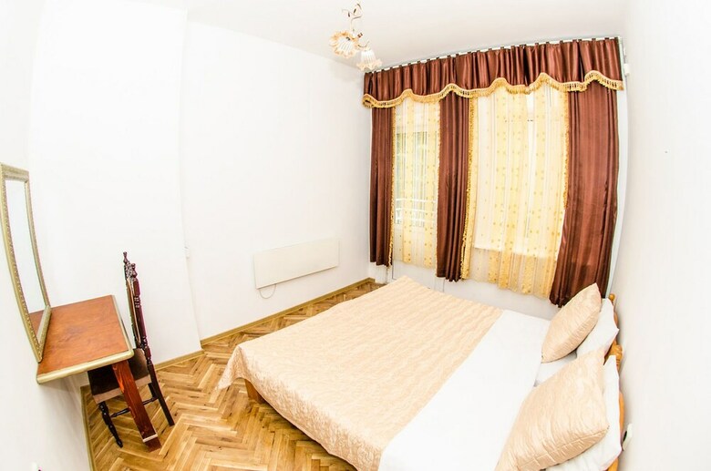 Hostal Galiani Guestrooms