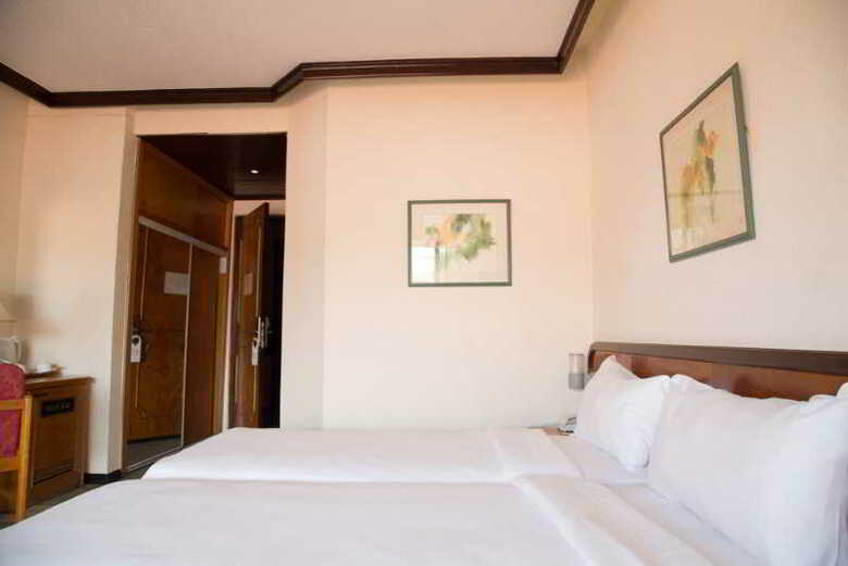 Hotel Elmina Beach Resort