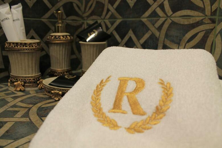 Redline Hotel