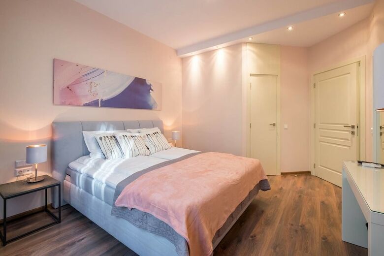 Fm Luxury 3-bdr Apartment - Sofia Dream Apartments