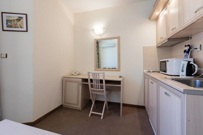 Aparthotel One Bedroom Apartment With Balcony