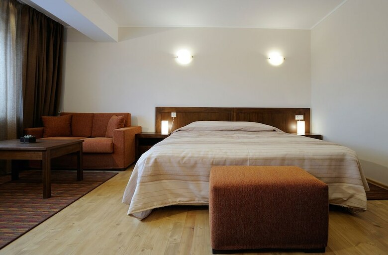 Smilen Hotel And Wellness
