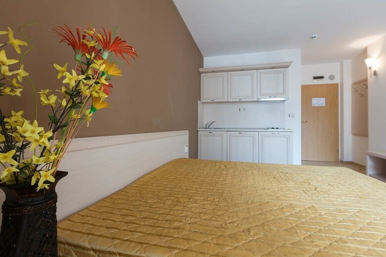 Aparthotel Studio With Balcony & Pool View