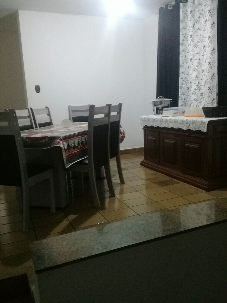 Hostal Wanda Chantels Interchange 3