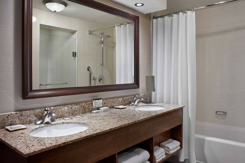 Delta Hotels By Marriott Ottawa City Centre