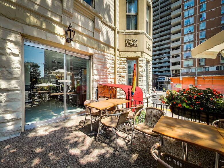 Isabella Hotel And Suites