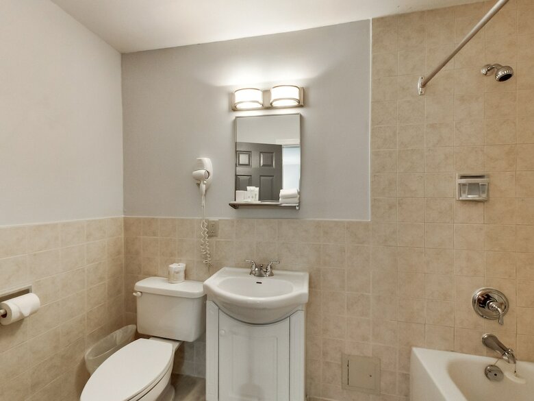 Isabella Hotel And Suites