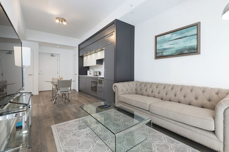 Diamond Vacation Homes - Eaton Centre