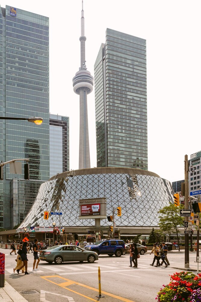 Quickstay - Incredible Downtown Condo (Yonge & College)