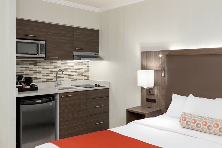 Hotel Gec Granville Suites Downtown