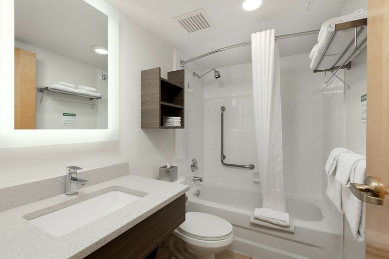 Hotel Gec Granville Suites Downtown