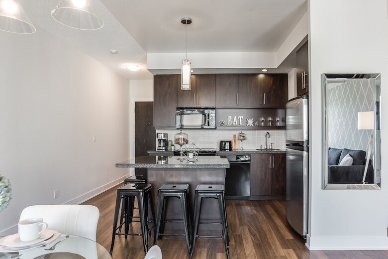 Quickstay - Beautiful Toronto Condo (City Views)
