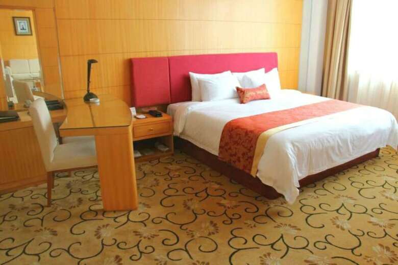 Golden Lustre Hotel