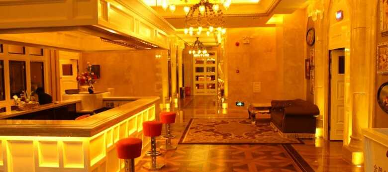 Golden Lustre Hotel